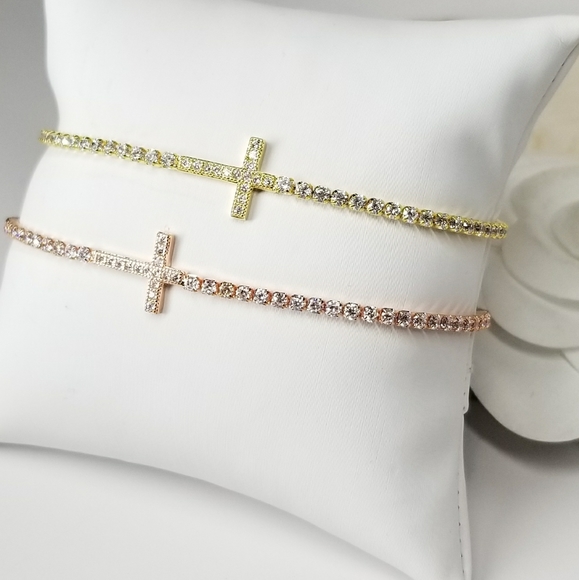 NEW in Gift Box Pave CZ Slider Tennis Bracelet NWT - Picture 3 of 8